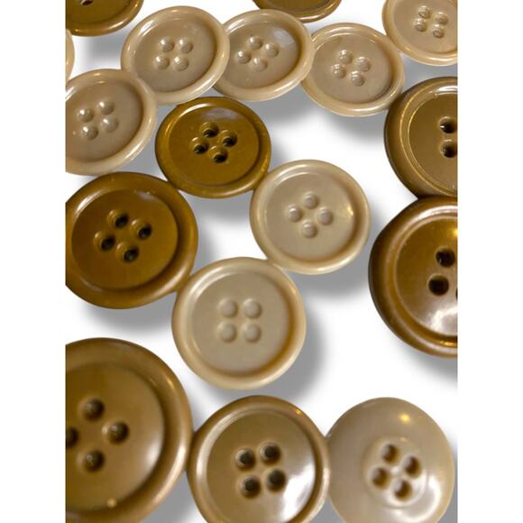 Lot of 34 Midcentury Plastic Buttons Assorted Brown Taupe Craft Sew - Picture 5 of 7